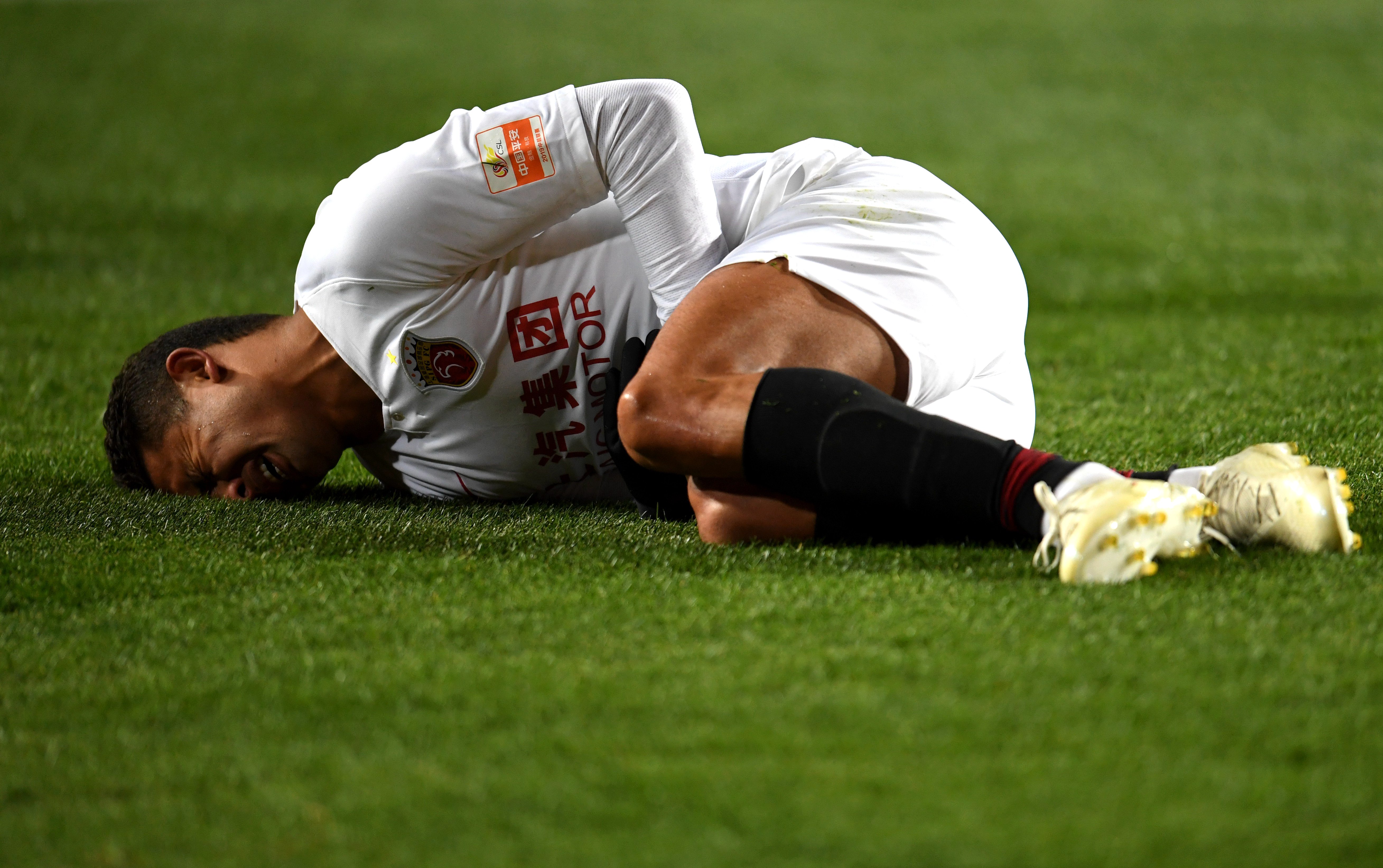 上港客场取胜华夏闯进前列疯狂冲击 上港客场取胜华夏闯进前列疯狂冲击