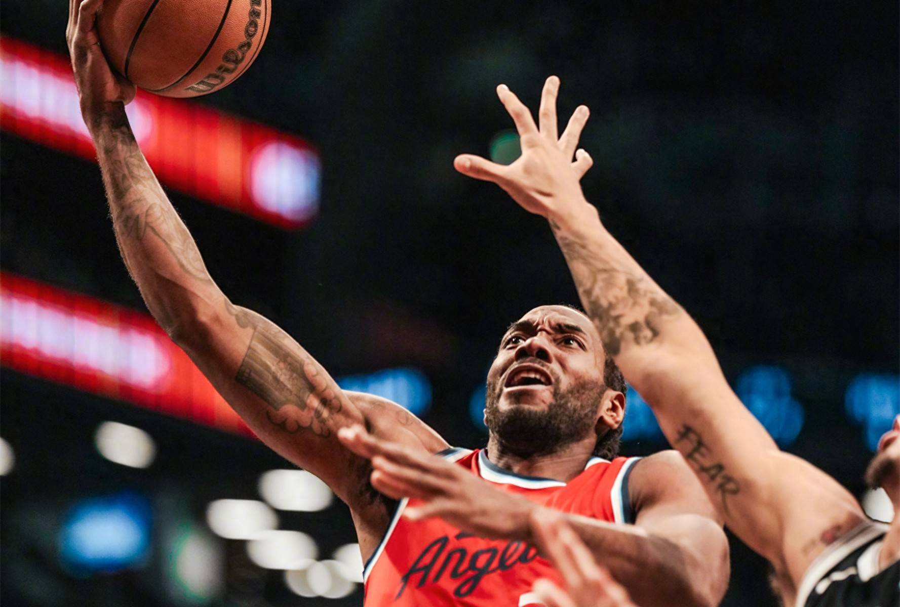 快船大比分取胜雷霆，莱昂纳德神奇表现惊艳球迷的简单介绍