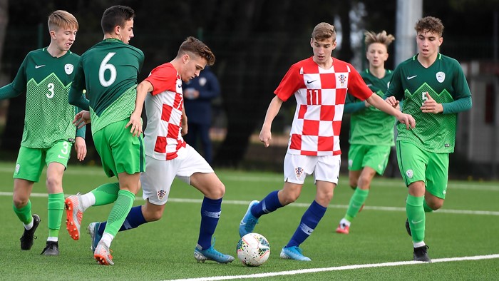 熊猫体育中国App-克罗地亚队不敌斯洛文尼亚，备战下轮比赛