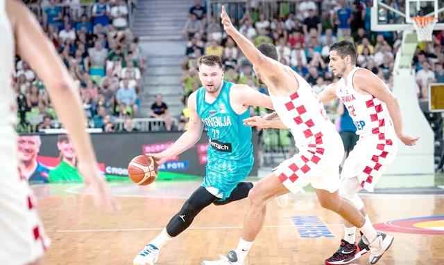 克罗地亚队不敌斯洛文尼亚,备战下轮比赛 克罗地亚队不敌斯洛文尼亚,备战下轮比赛