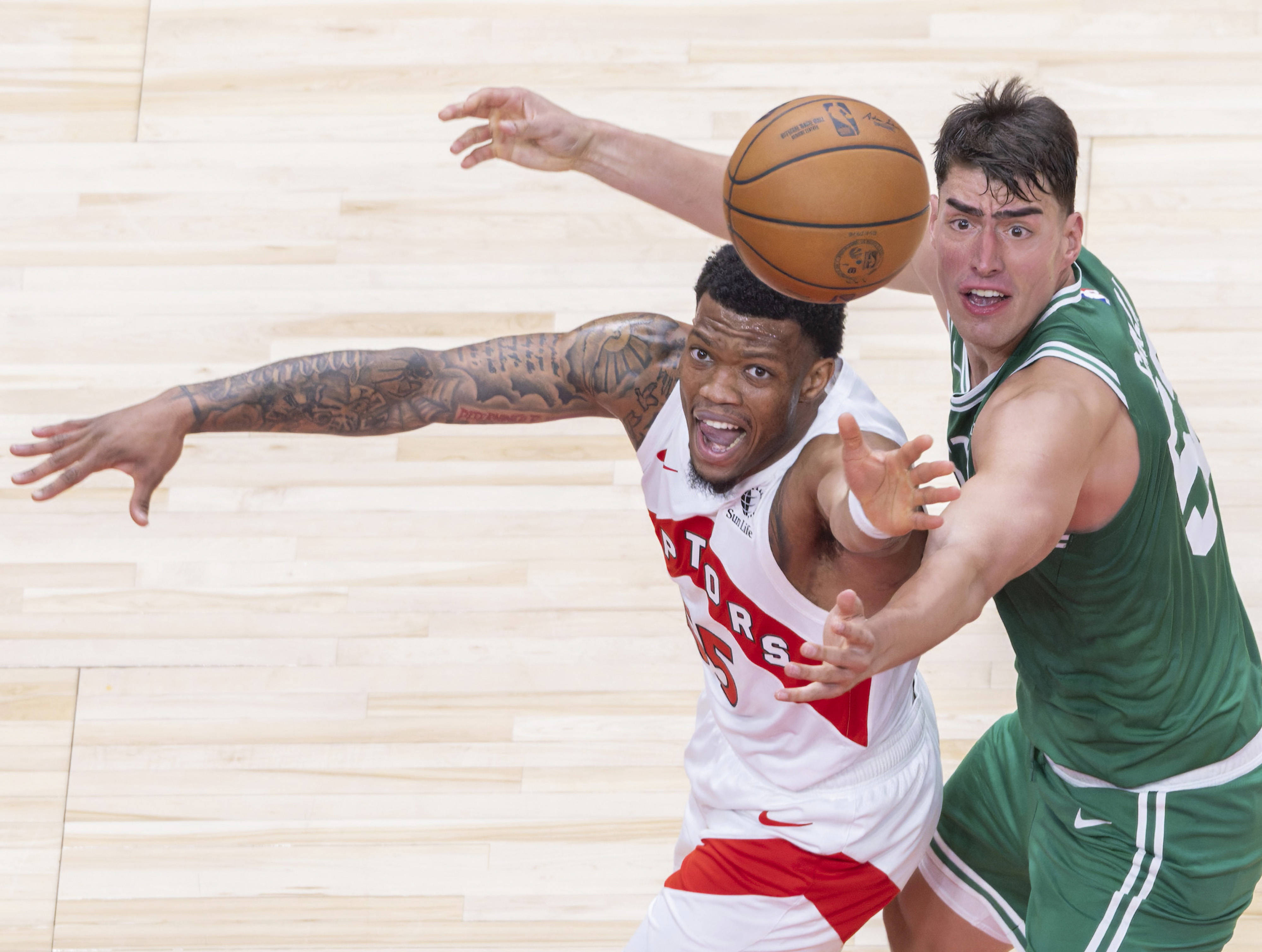 猛龙血洗凯尔特人，凯尔·库兹马一己之力扛起全队