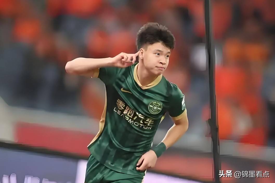 高潮迭起,球员们纷纷崭露头角表现出色 高潮迭起,球员们纷纷崭露头角表现出色